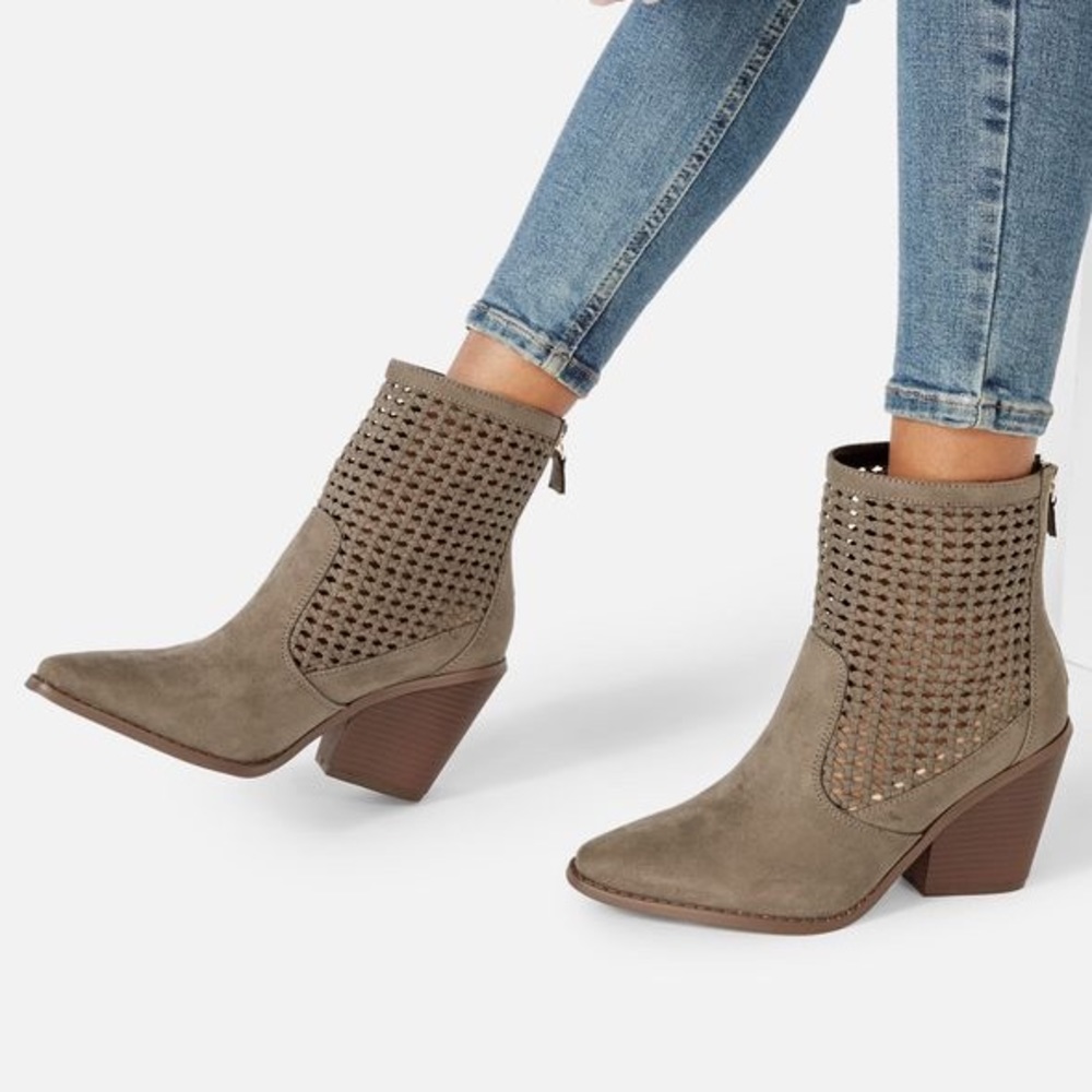 Brand new Just Fab booties